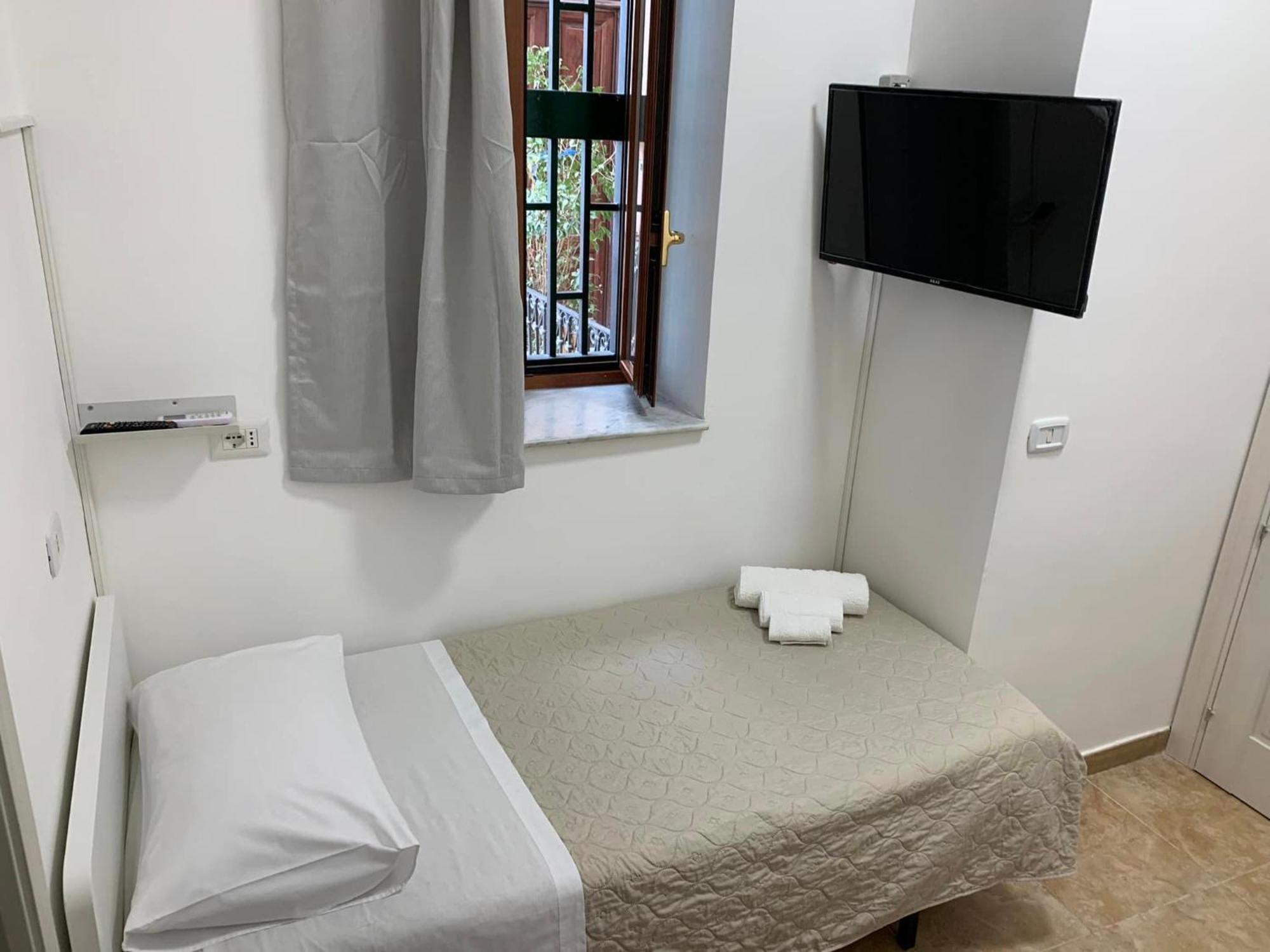 Miris Home Fast And Comfortable With Self Check In 8 Minutes Walk Near Naples Airport Exteriér fotografie