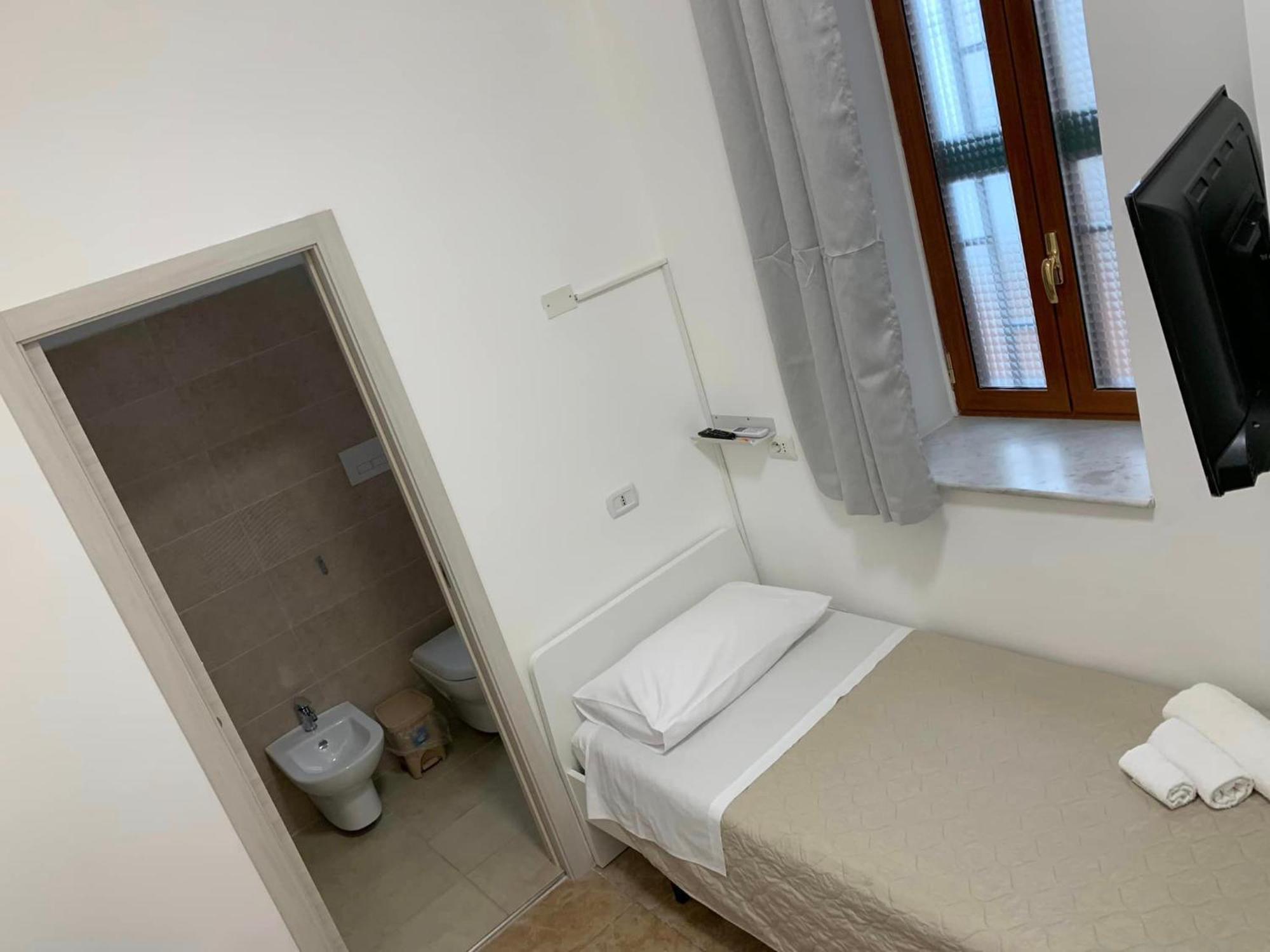Miris Home Fast And Comfortable With Self Check In 8 Minutes Walk Near Naples Airport Exteriér fotografie